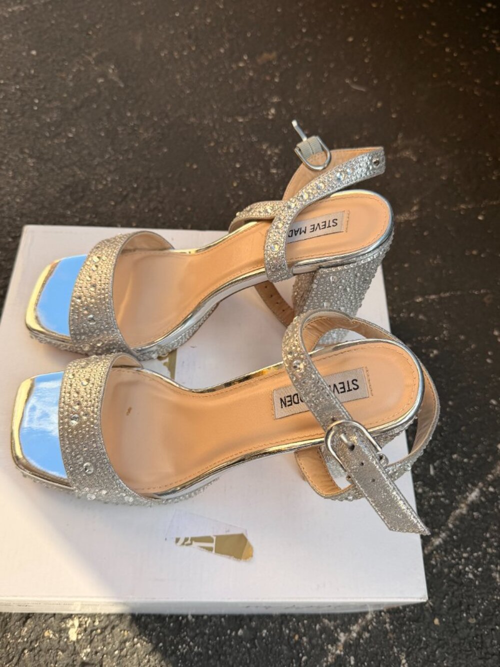 Steve Madden Silver Sparkly Chunky Heels Women's Size 8.5 - Picture 2 of 3